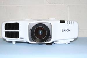 lot 51 image: Epson PowerLite 4750W Widescreen WXGA 4200 Lumen High-Definition HD LCD Projector  Home Theater Projection System