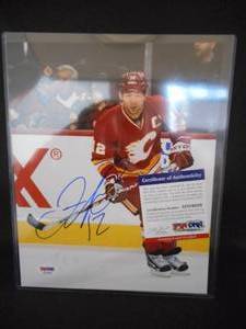 lot 5 image: (4) PSADNA Authentic Autographed Hockey Photos 8 X 10