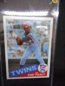 lot 54 image: 1985 Topps Kirby Puckett Rookie Card #536 Near Mint