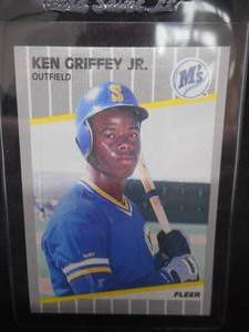 lot 75 image: 1989 Fleer Ken Griffey Jr. Rookie Card #548 - Near Mint LK