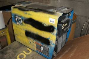 lot 9 image: Miller XMT 350 CCCV Auto-Line Welder