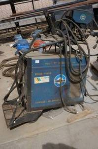 lot 10 image: BROKEN Miller Welder - CP-300S54A