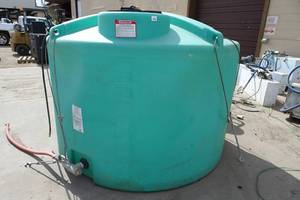 lot 21 image: 1000 Gallon Liquid Storage Tank