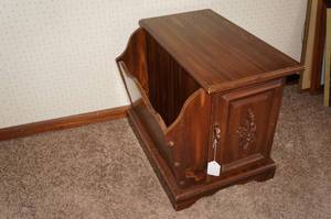 Wood Side Table with Magazine Rack