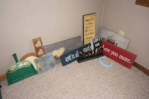 Wall Signs and Dcor