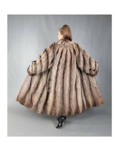 lot 1 image: Ladies Extra Long Fully Let Out Raccoon Fur Coat