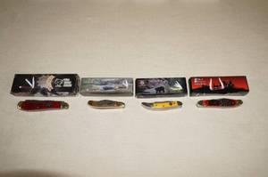 lot 41 image: 4 New Multi Blade Pocket Knives