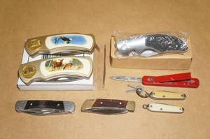 lot 42 image: Assorted Pocket Knives