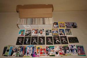 lot 95 image: Box of Baseball Cards - Many Kirby Puckett