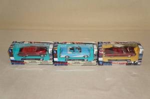 lot 103 image: 3 NEW 143 Scale Collectible Cars