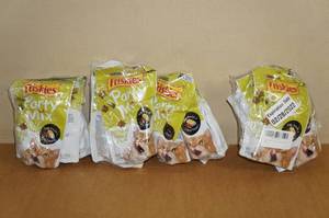 lot 153 image: Friskies Party Mix Cat Treats