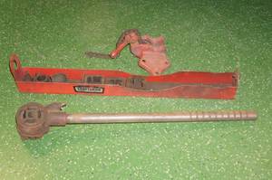 lot 140 image: Vintage Craftsman Pipe Threader Set