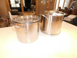 lot 11 image: 2 Stainless Steel Stock Pots wLids