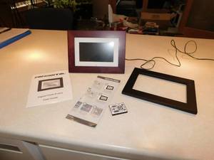 lot 13 image: Pandigital Photo Frame