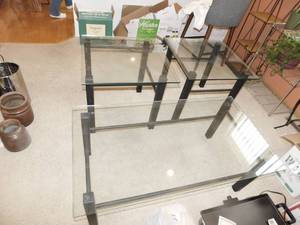 lot 19 image: Glass Coffee Table & 2 Glass End Tables