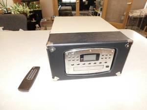 lot 21 image: Crosley Portable Vinyl Turntable CDRadio