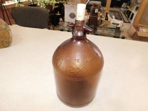 lot 32 image: Vintage Brown Glass Hi-Lex Jug with Cork