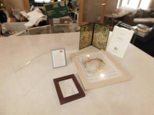 lot 54 image: Home Decor