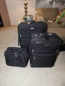 lot 66 image: 3 Piece Black Performance Luggage Set