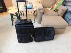 lot 67 image: 2 Piece Black Luggage