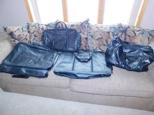 lot 68 image: 4 Piece Pierre Cardin Luggage Bags