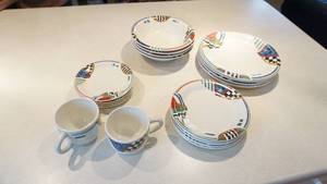 lot 3 image: Gibson Dishes