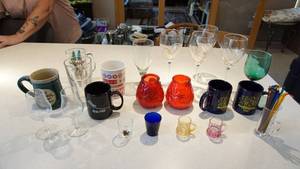 lot 5 image: Misc Glassware