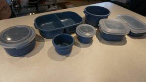 lot 7 image: Plastic SuperSeal Blue Containers