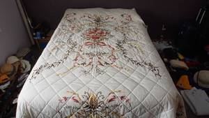 lot 91 image: Queen Hand Embroidered Quilt