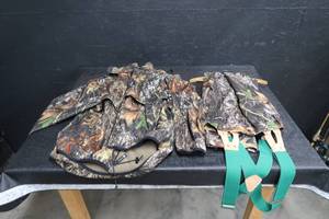 lot 42 image: HUNTING PANTS AND JACKET