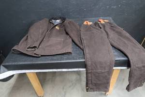 lot 44 image: CARHART JACKET AND PANTS