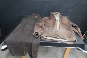 lot 45 image: CARHART JACKET AND BIBS
