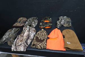 lot 75 image: HUNTING HATS