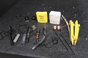 lot 109 image: HUNTERS KIT