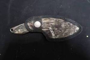 lot 137 image: BUCK KNIFE