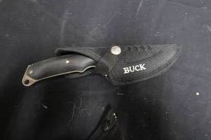 lot 139 image: BUCK KNIFE
