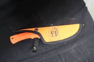 lot 142 image: HUNTING KNIFE