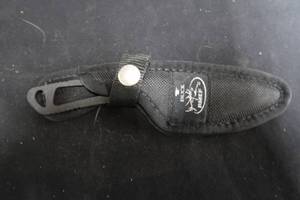 lot 152 image: HUNTING KNIFE