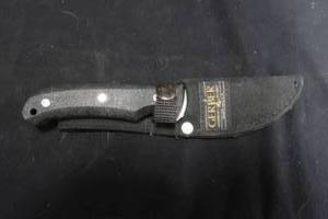 lot 157 image: HUNTING KNIFE