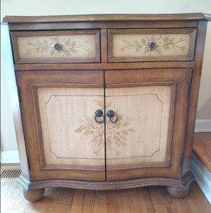 lot 108 image: Cabinet