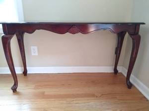 lot 110 image: Console Sofa Table