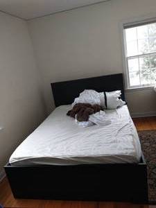 lot 165 image: Queen Size Bed With Storage
