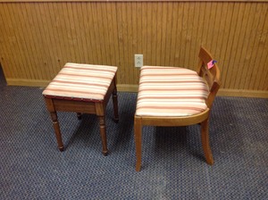 lot 4 image: Chair & Hinged Stool