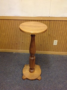 lot 14 image: Stand