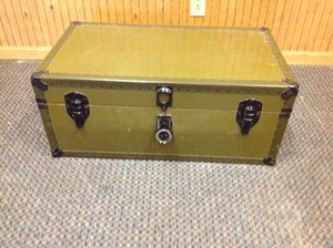 lot 22 image: Chest