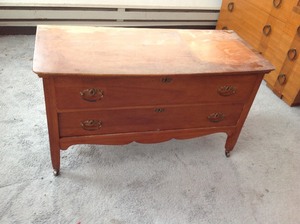 lot 40 image: Dresser
