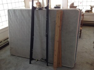lot 52 image: Full Size Bed
