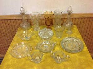 lot 62 image: Glass Items