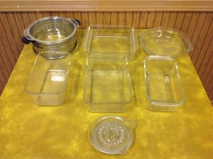 lot 64 image: Glass Cookware & Juicer
