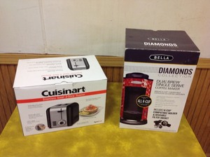 lot 69 image: Toaster & Single Serve Coffee Maker